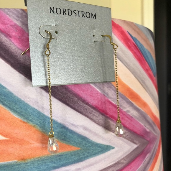 Swingy crystal drop earrings - Picture 5 of 7